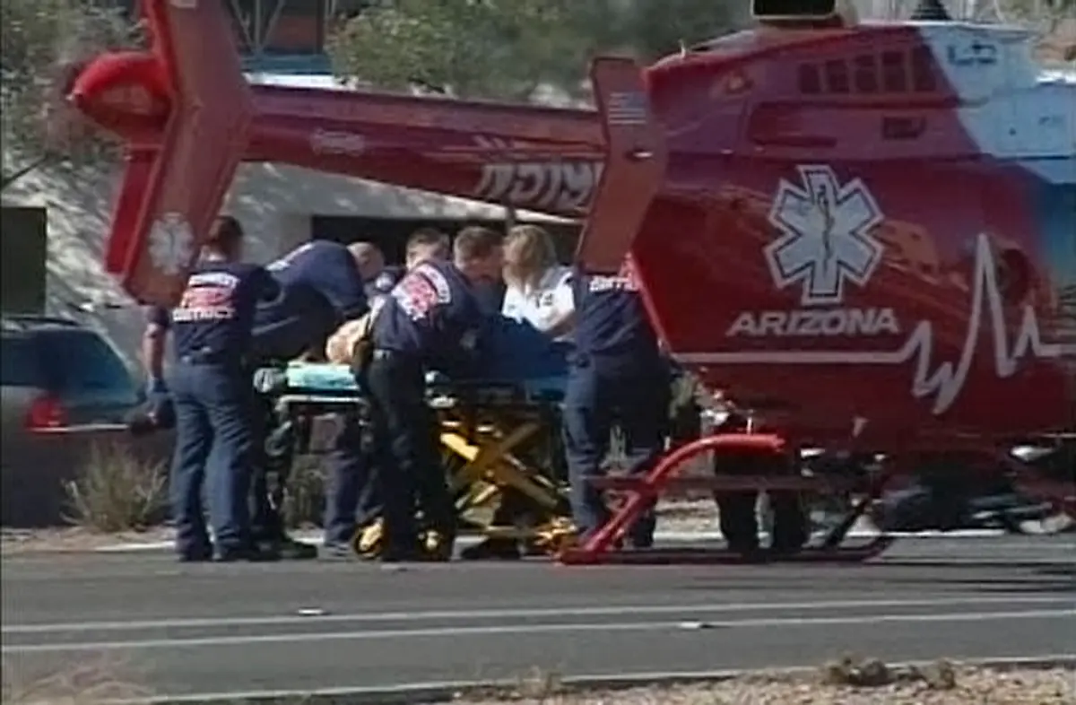 2011-01-08T210737Z-01-WAS03-RTRMDNP-3-USA-SHOOTING-CONGRESSWOMAN-JPG6316021024861517920