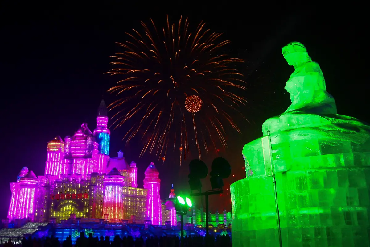 China-Ice-Snow-Festival-XAY802-jpg7473990685112106471