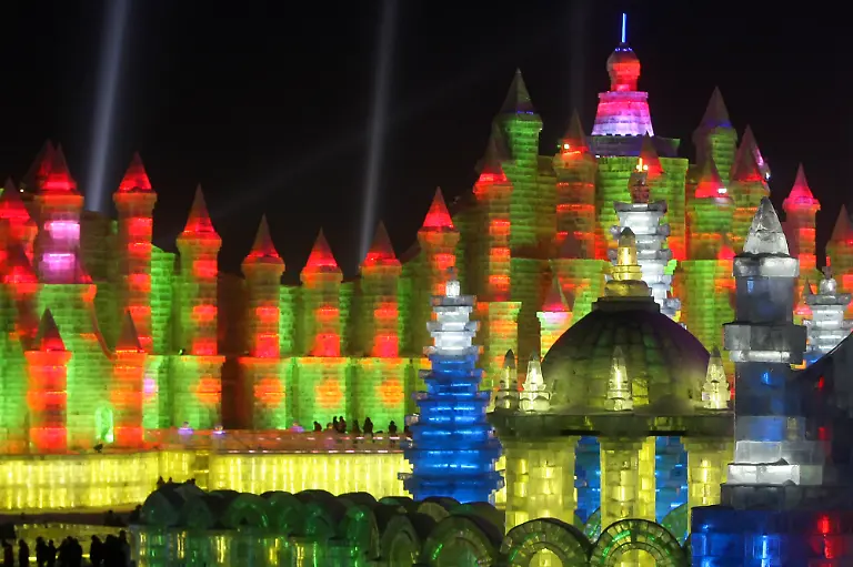 China-Ice-Snow-Festival-XAY801-jpg2972050524173974811