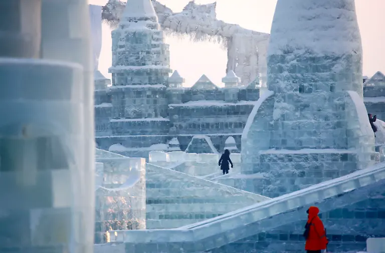 2011-01-04T104642Z-01-DBG215-RTRMDNP-3-CHINA-JPG803163500755127321