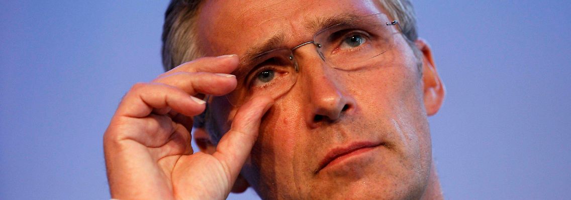 Ein Regierungschef ringt um Fassung: Stoltenberg kannte viele Opfer persönlich.