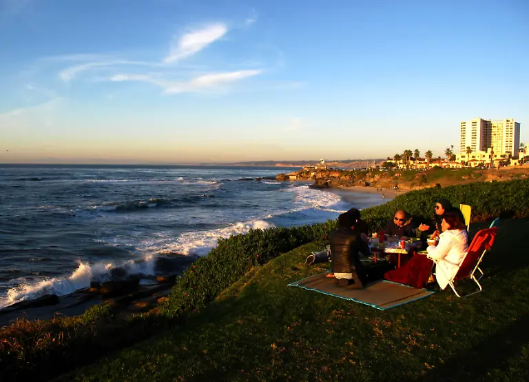 2010-12-28T023209Z-01-MB03-RTRMDNP-3-WEATHER-JPG7779949611172970958