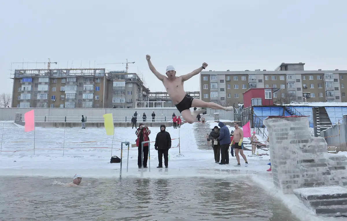 2010-12-26T061419Z-01-PEK06-RTRMDNP-3-CHINA-JPG4990603887817967503