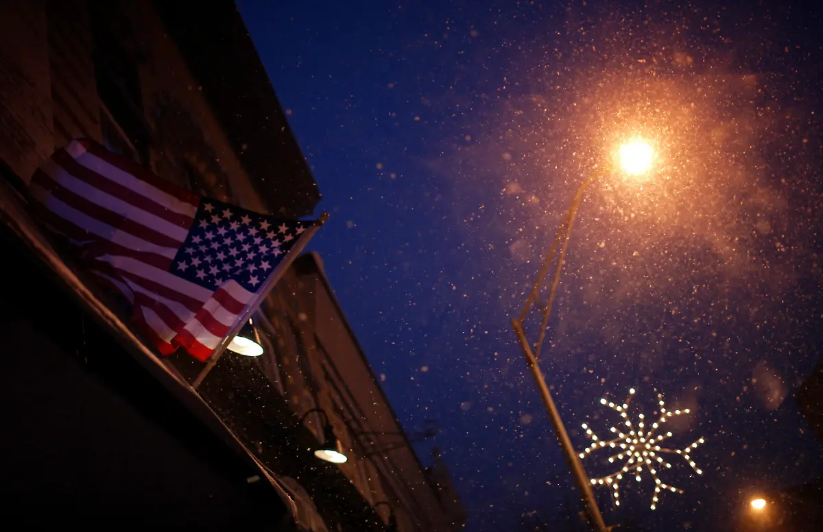 2010-12-26T234828Z-01-NYK303-RTRMDNP-3-USA-WEATHER-JPG3187390200155487517