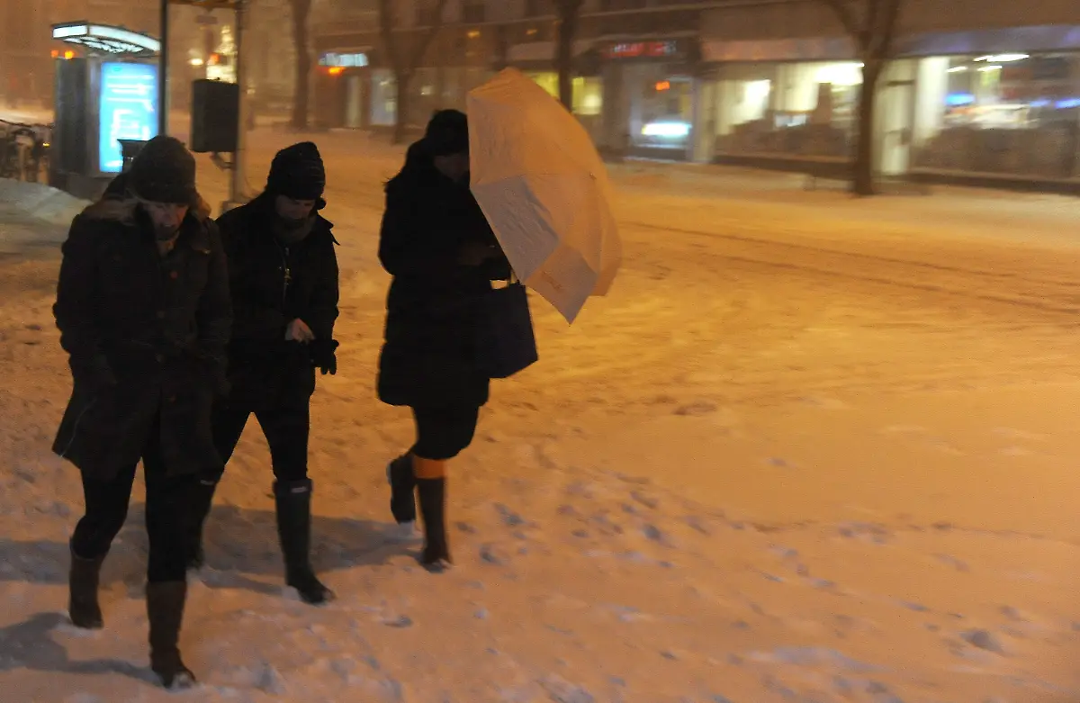 2v8p2122-jpg5538573430577878437