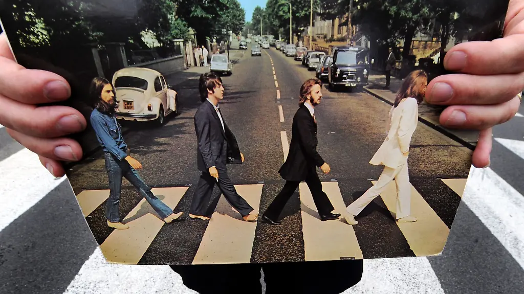 2v5r4951-jpg1824180251276401218