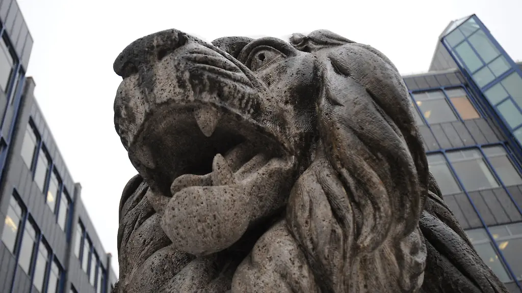 2v4b2703-jpg9116336932264924831