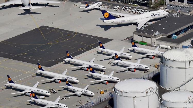 Auch Aschewolken bremsen den Flugbetrieb der Lufthansa.