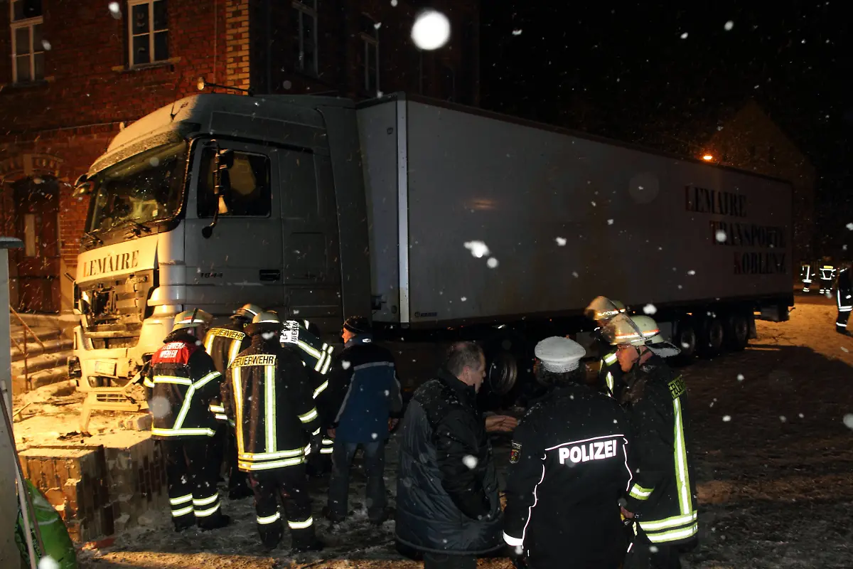 2v272517-jpg2755856921542296570