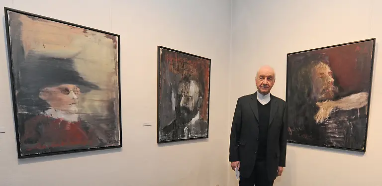 2uyz5353-jpg1542569026373970878