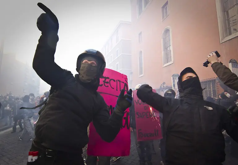 2v0e2519-jpg3546004398338549126