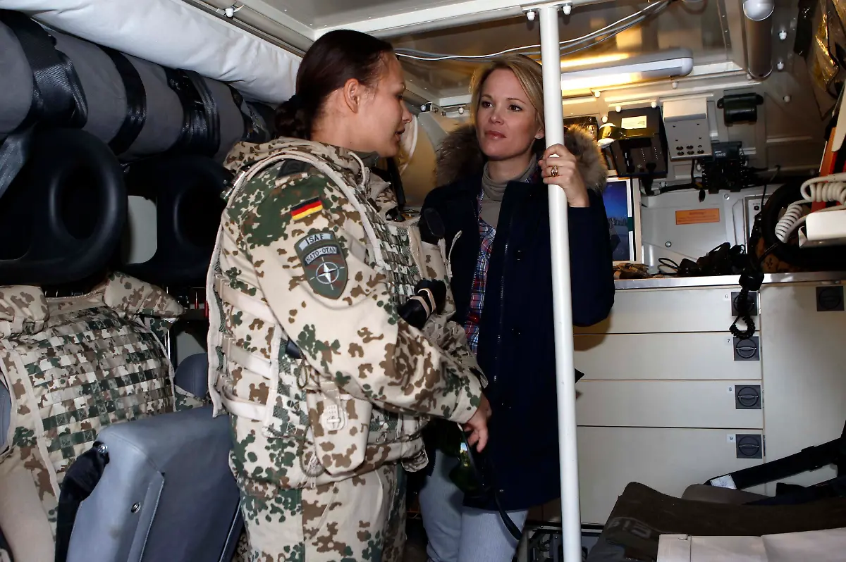 2010-12-13T074231Z-01-FAB11-RTRMDNP-3-AFGHANISTAN-JPG4388990742548519008