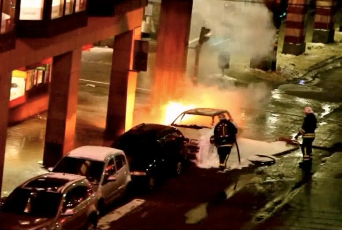 2010-12-11T223420Z-01-SWE02-RTRMDNP-3-SWEDEN-BLAST-JPG2589089625907058149