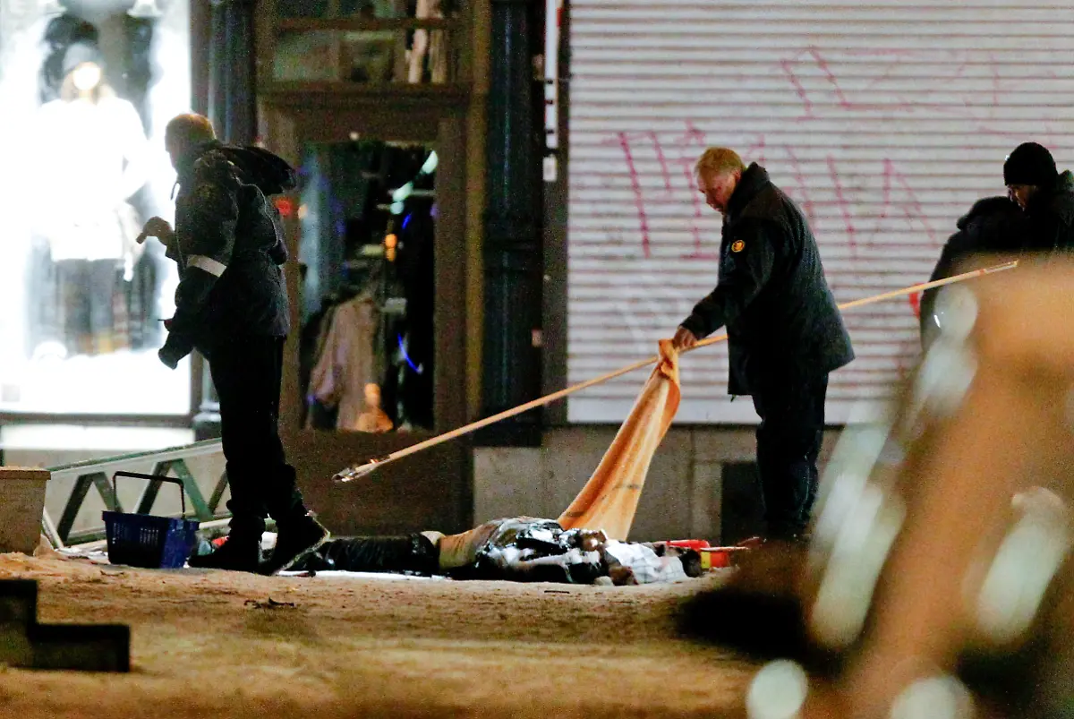 Sweden-Car-Explosions-STO812-jpg7312676348893187000