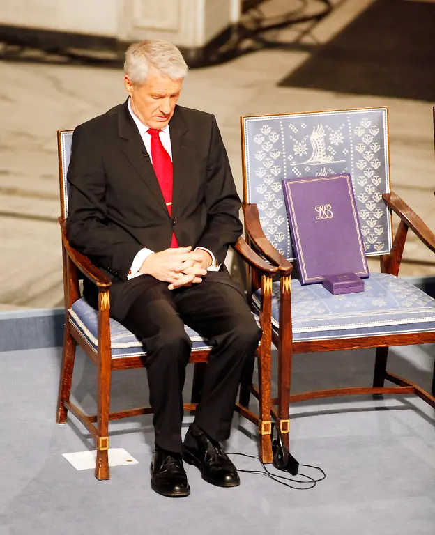 101210APR107-101210APR107-jpg6325359905356754232