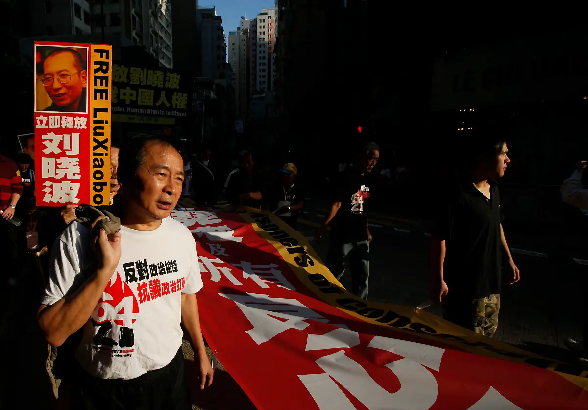 Hong-Kong-Nobel-Protest-XKC105-jpg5380830591735986597