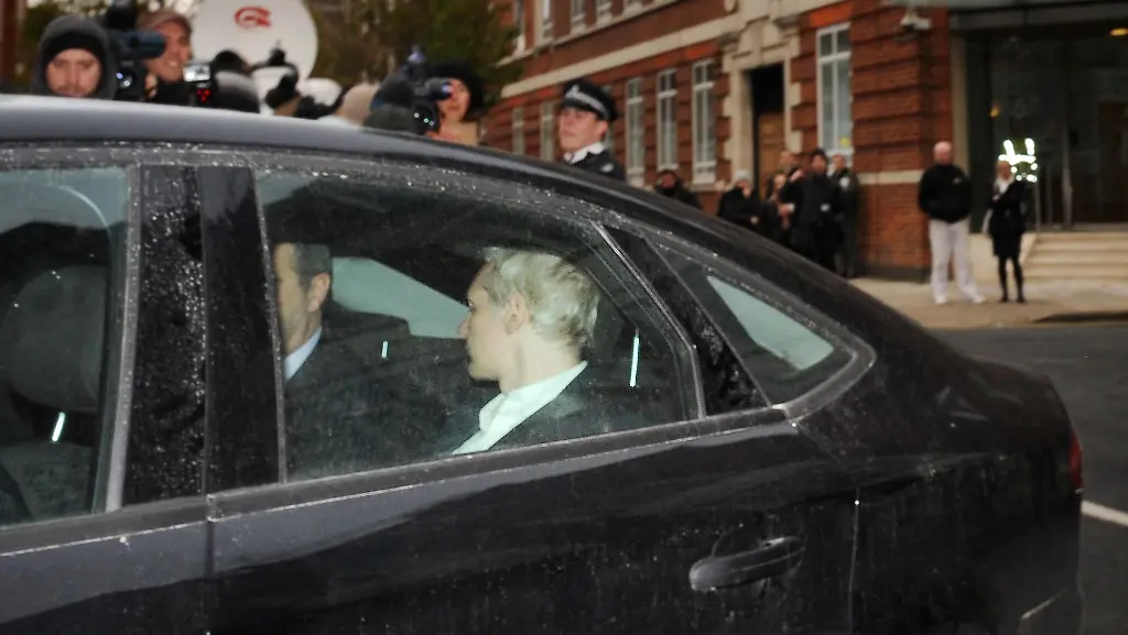 APTOPIX-Britain-WikiLeaks-LON822-jpg3467914318495720366