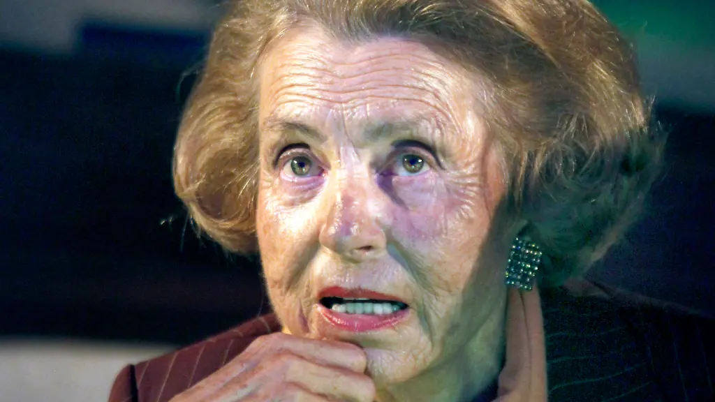 France-Heiress-Affair-PAR110-jpg2197823115714173488