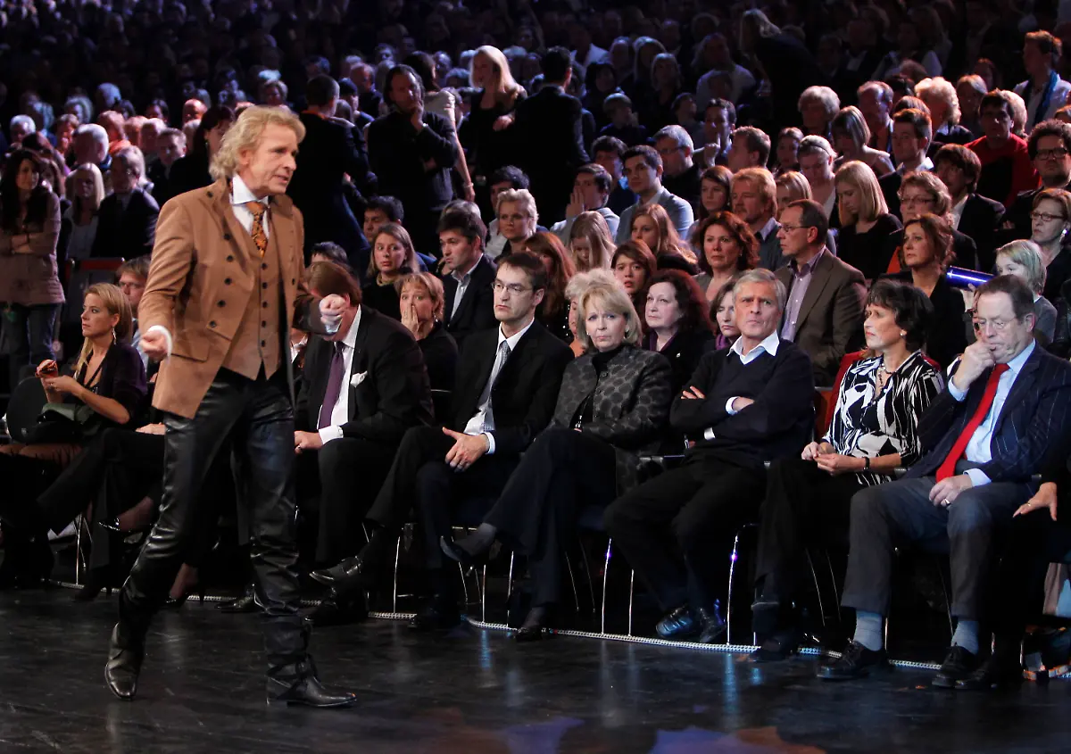 2uty5709-jpg7044370934846533739