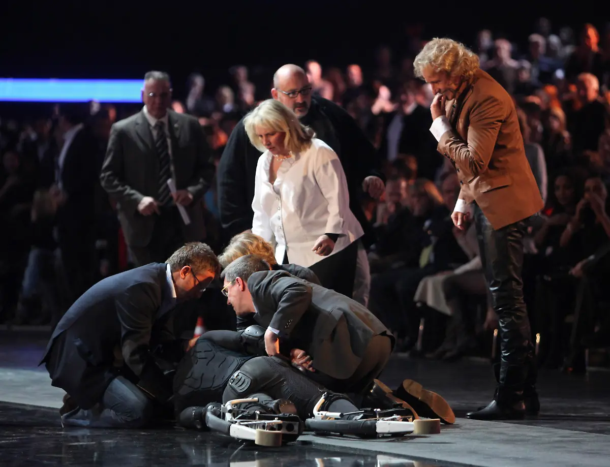 2010-12-04T213822Z-01-ROR01-RTRMDNP-3-GERMANY-JPG658434708822589495