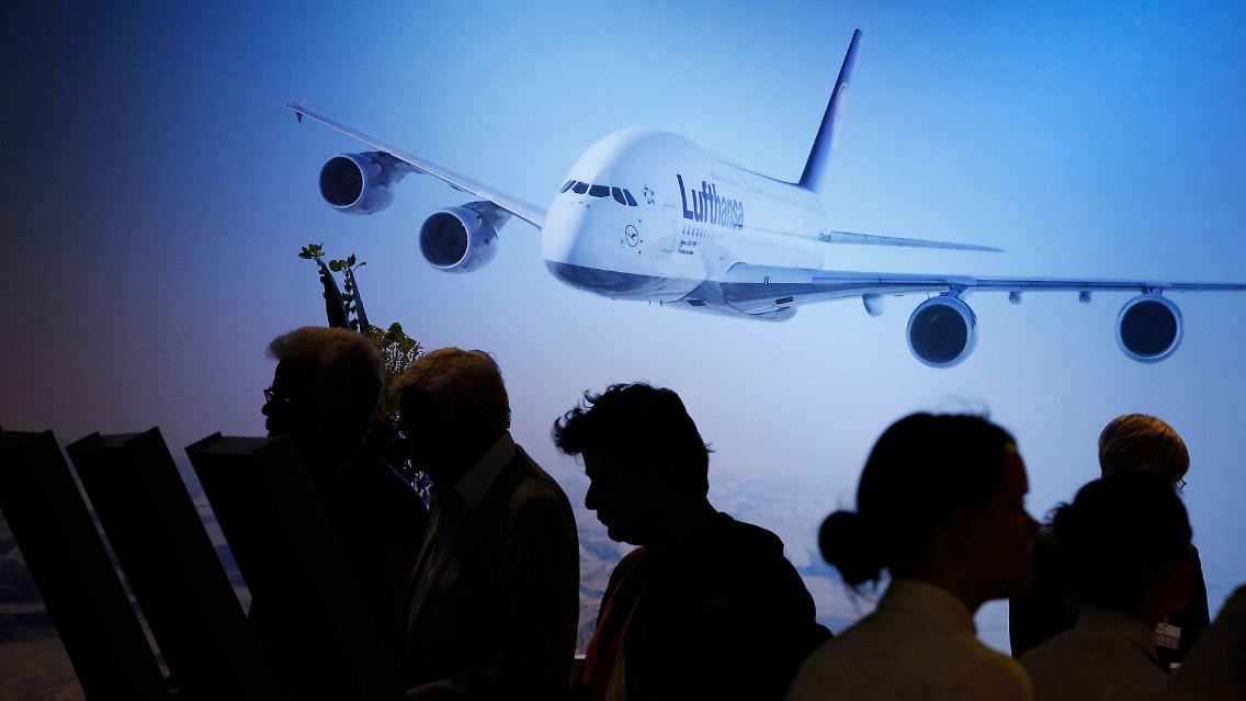 Lufthansa-Aktionäre auf einer Hauptversammlung.