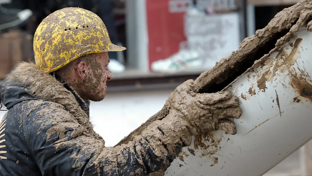 2urk0535-jpg7813629425940292602