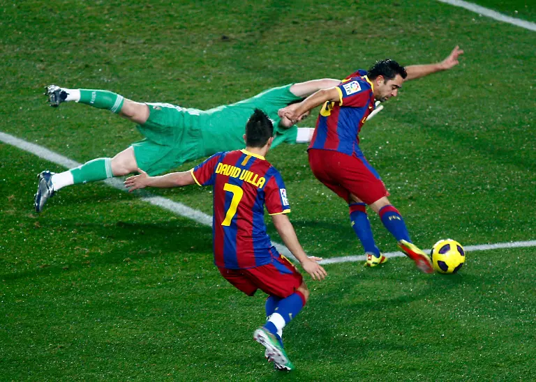 2010-11-29T223617Z-01-MAD548-RTRMDNP-3-SOCCER-SPAIN-CLASICO-JPG5554345969450192851