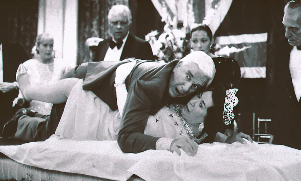 Obit-Leslie-Nielsen-NY130-jpg5245674679920018142