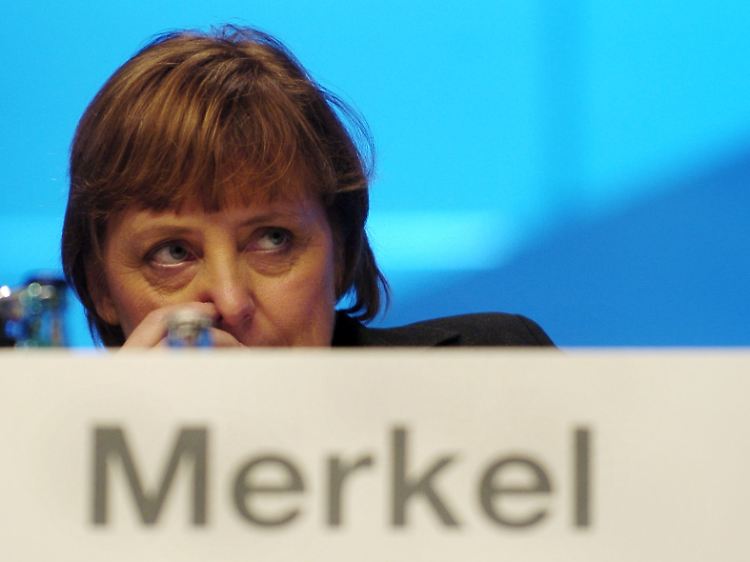 Merkel für FDP-Wähler: Auf dem Leipziger Parteitag im Dezember 2003.