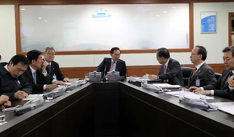 2010-11-23T093326Z-01-SEO108-RTRMDNP-3-KOREA-NORTH-JPG2066277771038799486