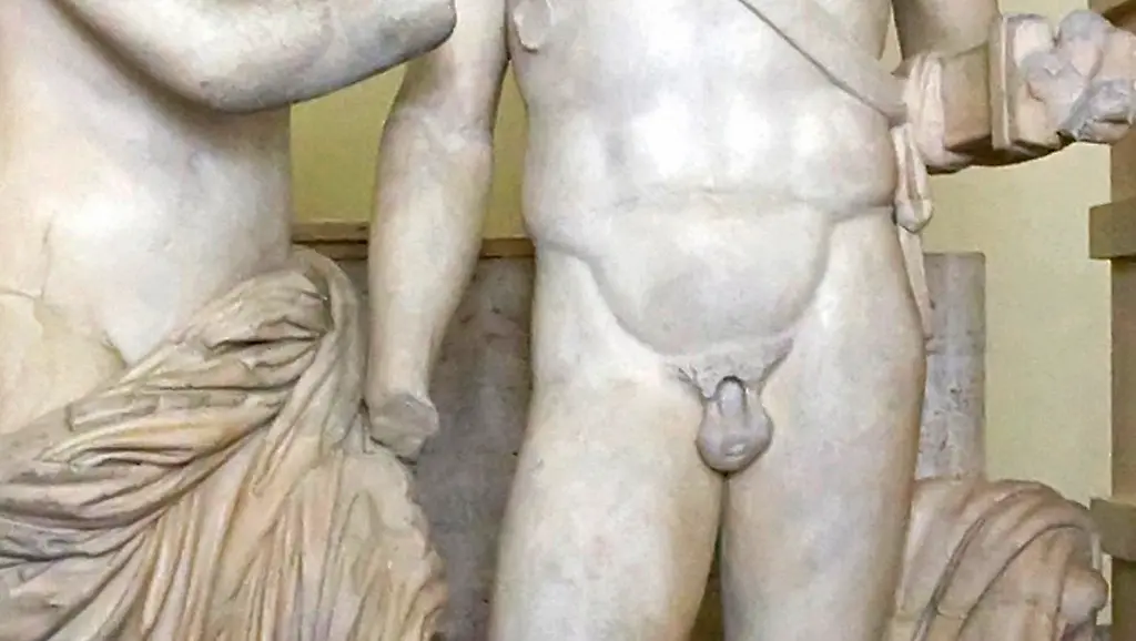 2010-11-18T145010Z-01-ROM101-RTRMDNP-3-ITALY-ART-BERLUSCONI-JPG8203024718209383295