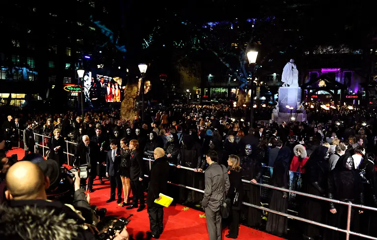 2010-11-11T202252Z-01-DJM122-RTRMDNP-3-FILM-HARRYPOTTER-JPG6583950709973111186