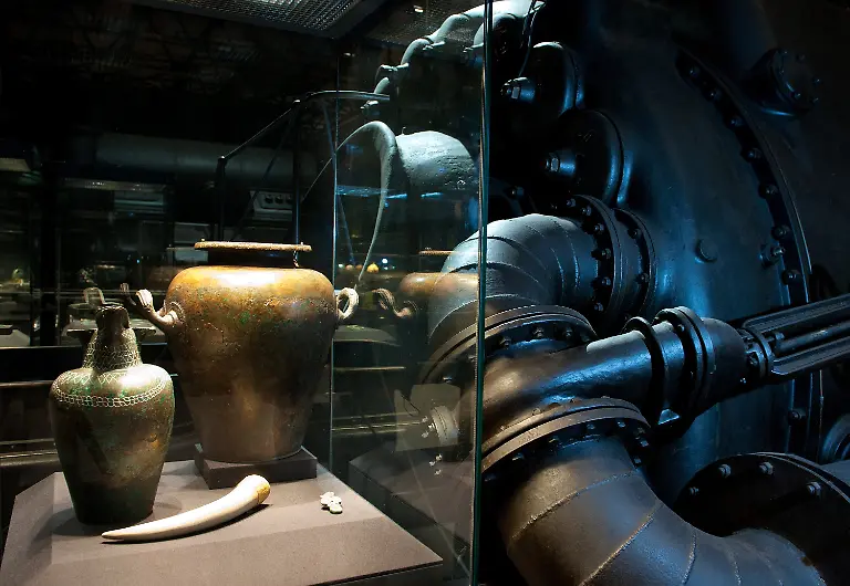 2uh15323-jpg1998200909082065467