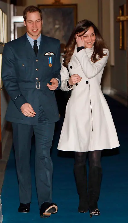 2010-11-16T112702Z-01-LON901-RTRMDNP-3-BRITAIN-ROYAL-WEDDING-JPG1169387683938233753