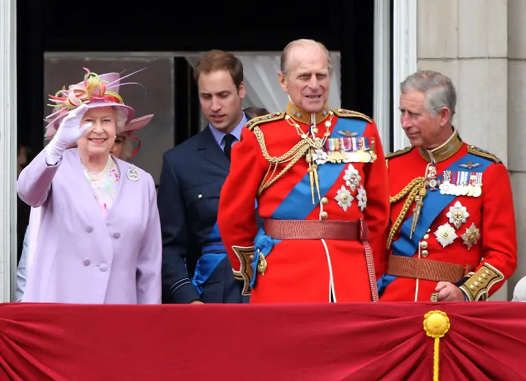 2uh12751-jpg1094358824095557582