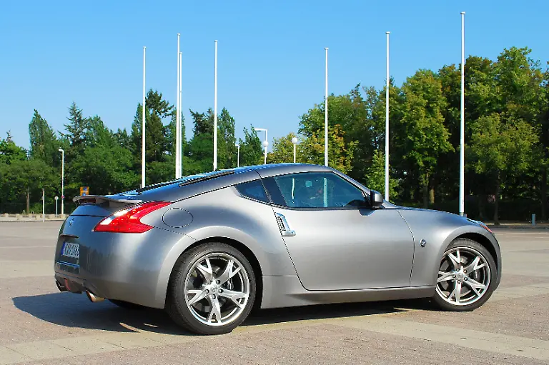 Nissan-370Z-11-07-2010-17-43-39