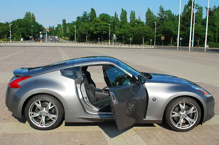 Nissan-370Z-11-07-2010-17-42-15