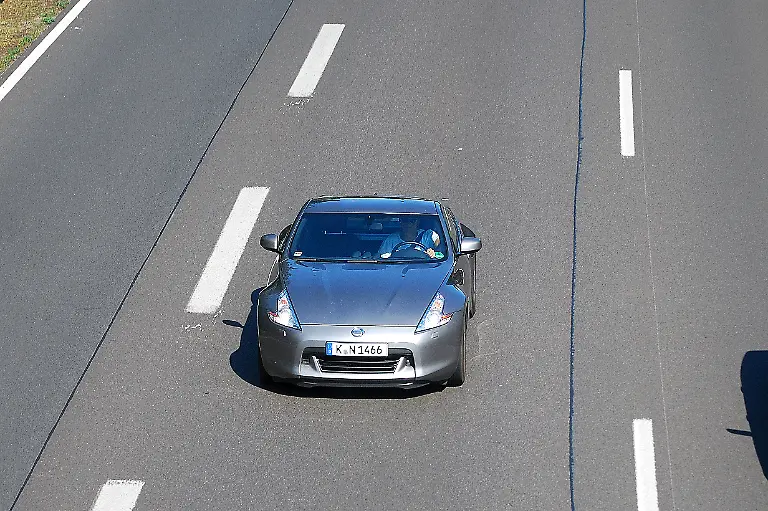 Nissan-370Z-11-07-2010-16-47-67
