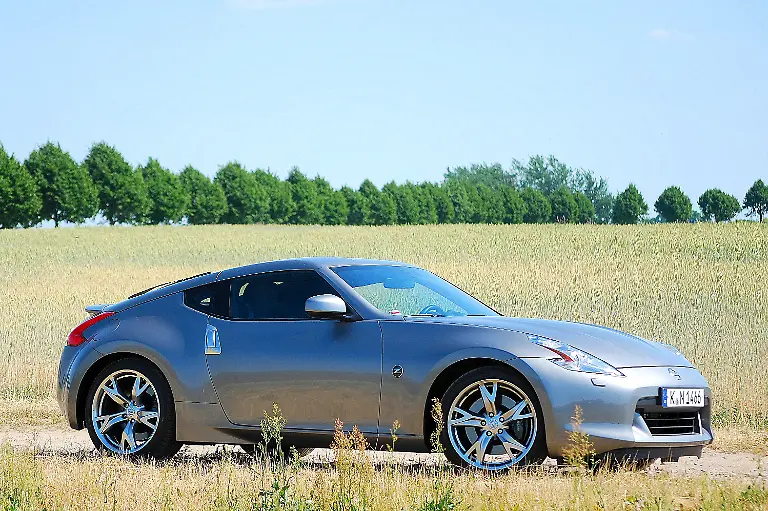 Nissan-370Z-11-07-2010-15-32-28