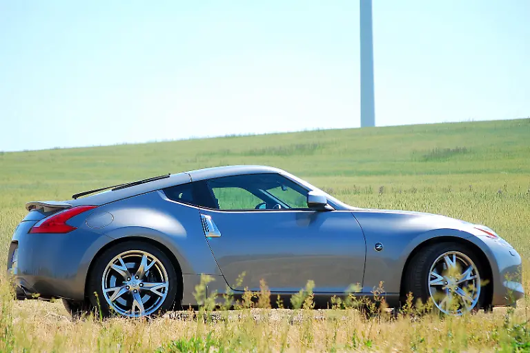 Nissan-370Z-11-07-2010-15-32-07
