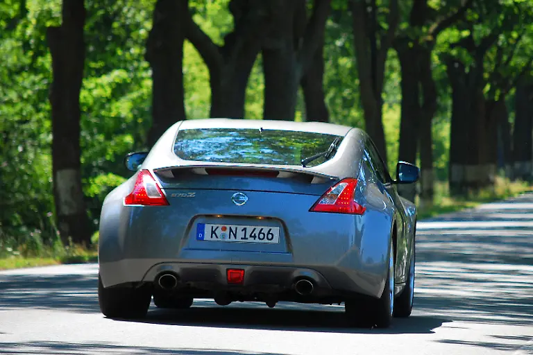 Nissan-370Z-11-07-2010-15-16-15