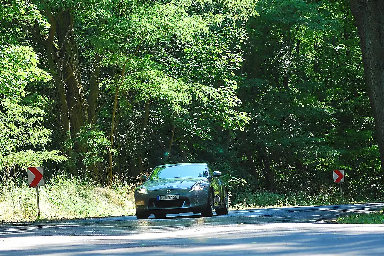 Nissan-370Z-11-07-2010-15-05-52