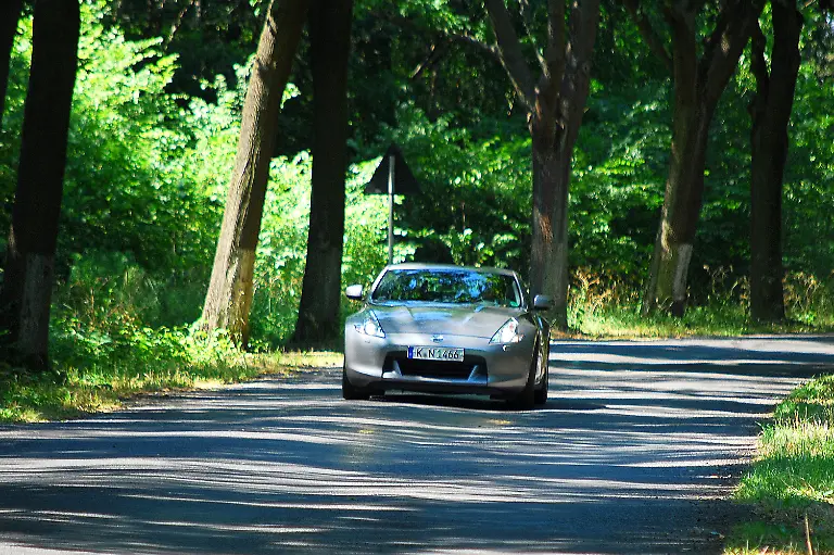 Nissan-370Z-11-07-2010-15-03-37