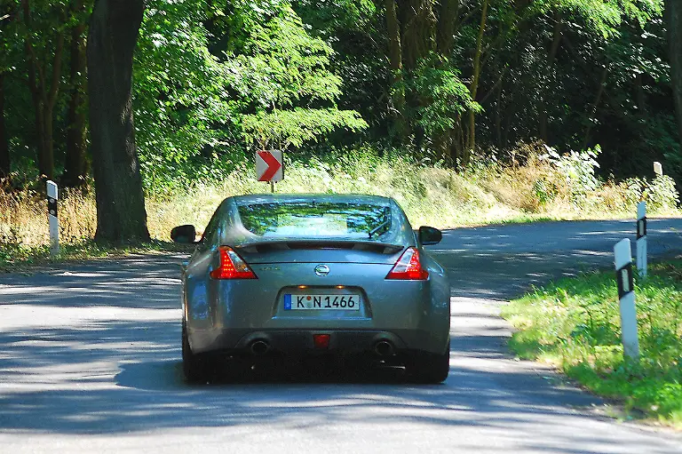 Nissan-370Z-11-07-2010-15-01-15