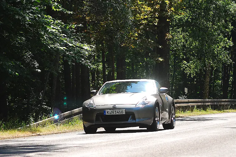 Nissan-370Z-11-07-2010-14-36-59