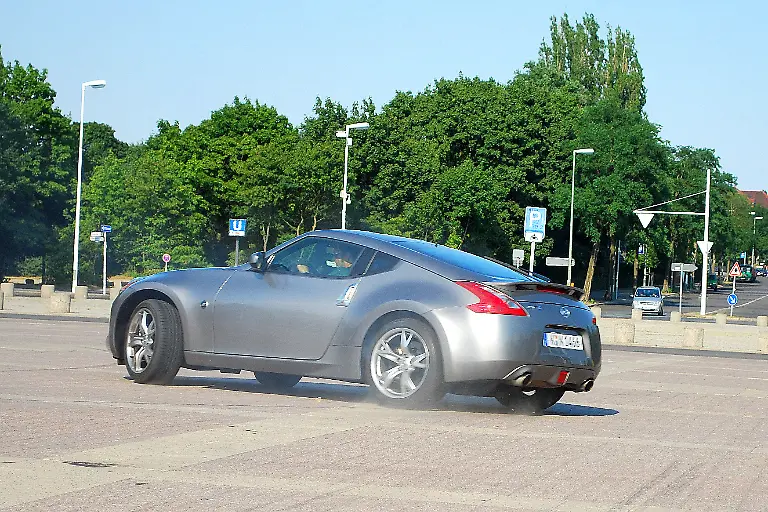 Nissan-370Z-11-07-2010-17-51-36