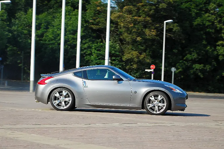 Nissan-370Z-11-07-2010-17-51-35