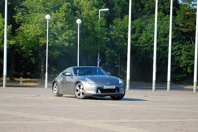 Nissan-370Z-11-07-2010-17-51-32