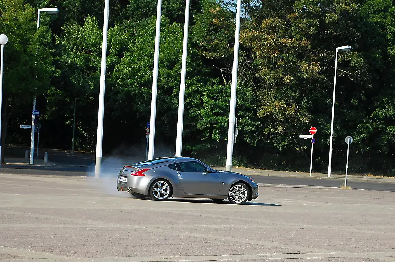 Nissan-370Z-11-07-2010-17-51-11
