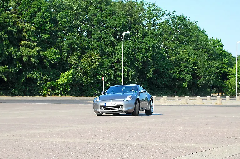 Nissan-370Z-11-07-2010-17-47-43